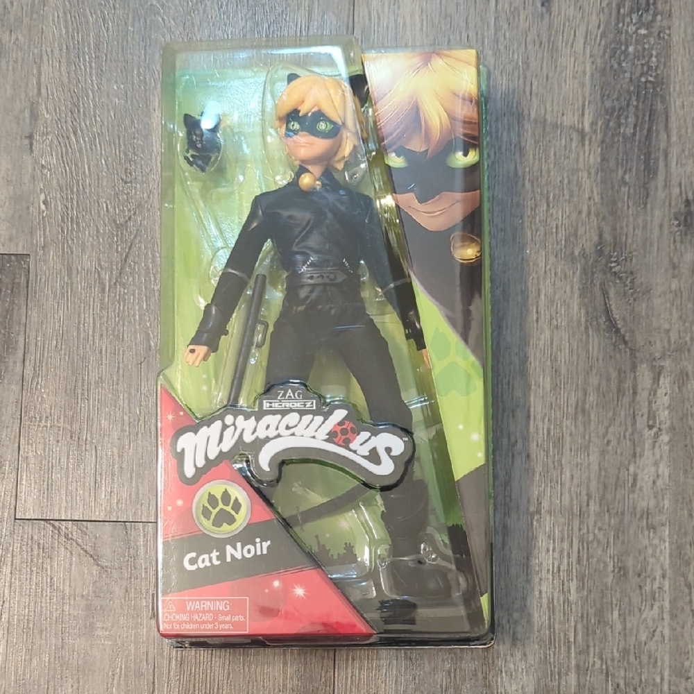 Cat Noir Action Figure - Black